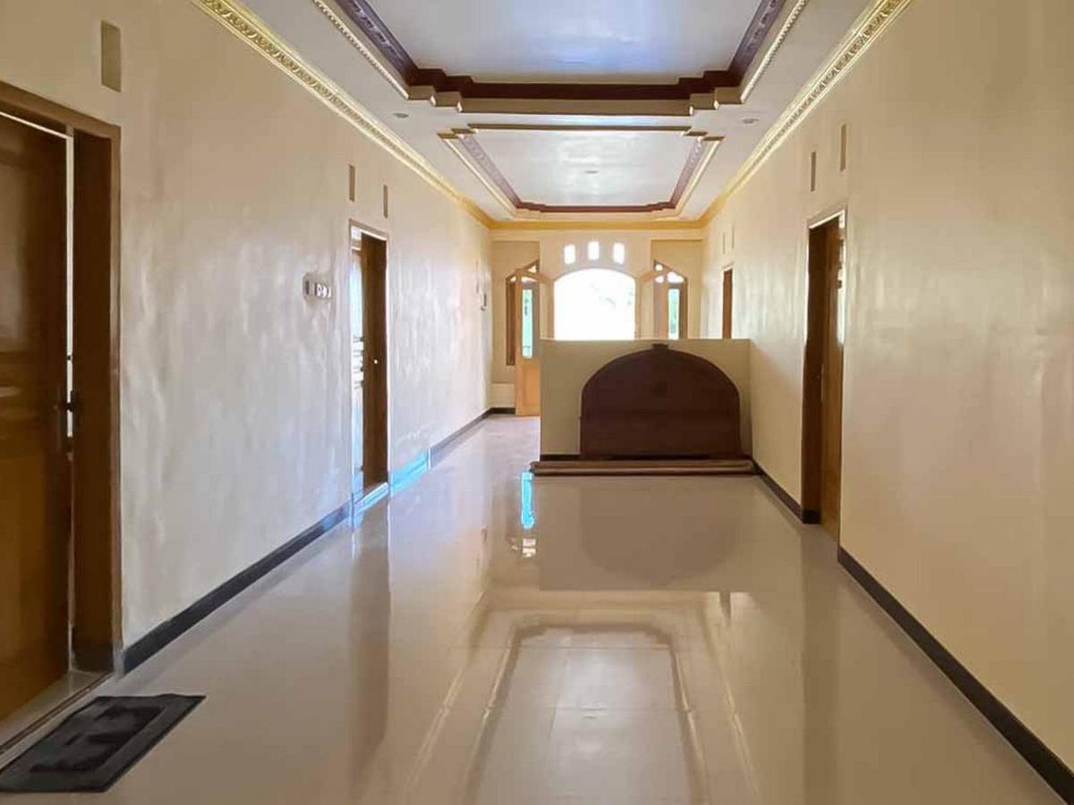 Palace Syariah Homestay Redpartner Banyuwangi  Luaran gambar