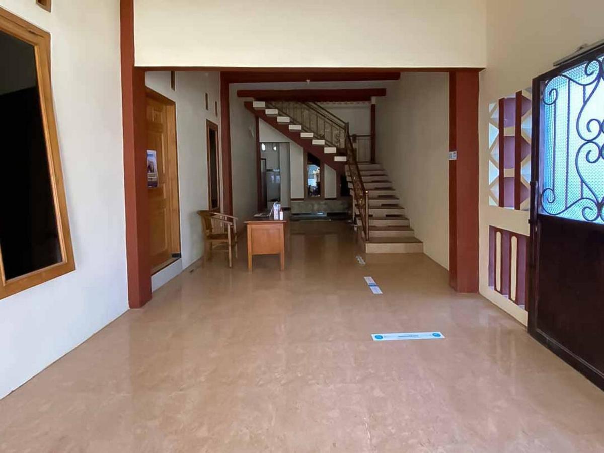 Palace Syariah Homestay Redpartner Banyuwangi  Luaran gambar