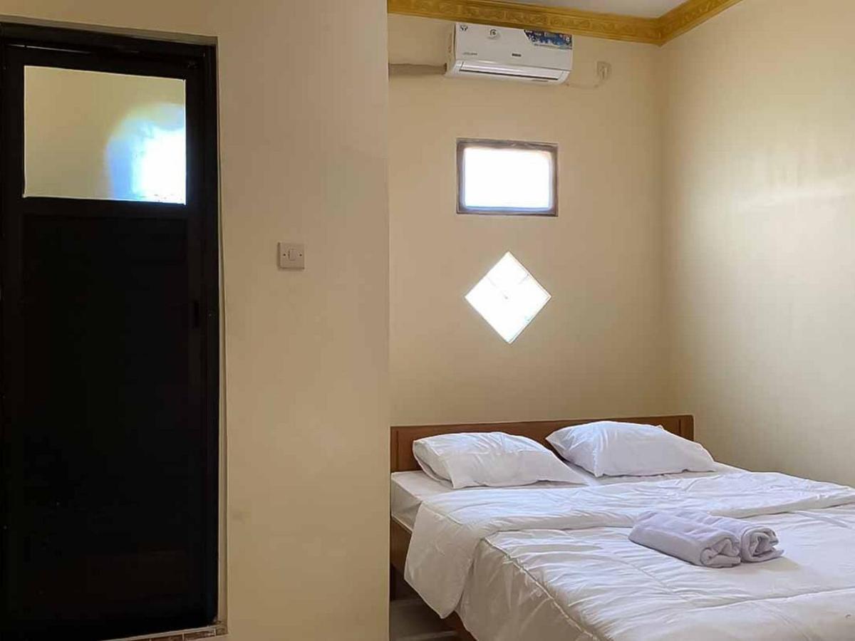 Palace Syariah Homestay Redpartner Banyuwangi  Luaran gambar